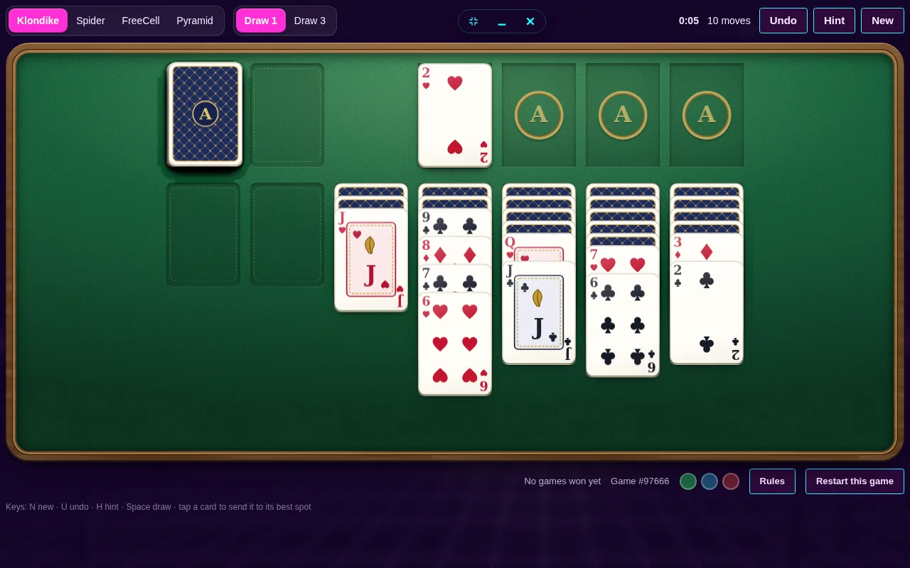 Solitaire open on the Arcadópolis desktop